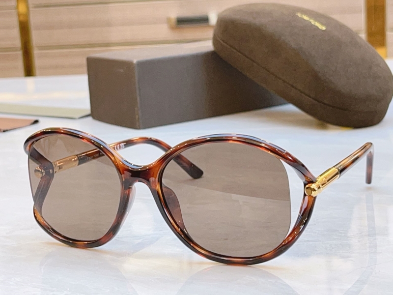 TOM FORD